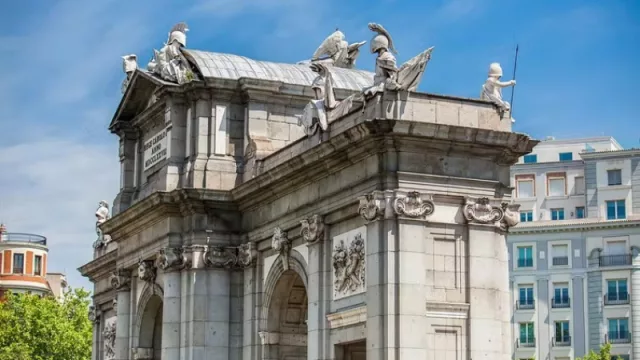 ¿Cuántos arcos tiene la Puerta de Alcalá? La memoria de los objetos cotidianos