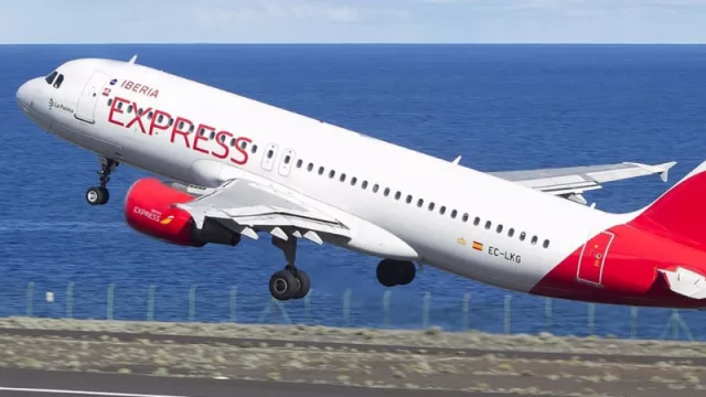 El grupo Iberia aporta casi 1% del empleo en España (y el 0,6% del PIB dicen en su cumpleaños 95)