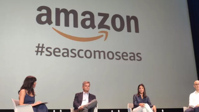 El director de Amazon Customer Fulfillment en Francia, Italia y España, Fred Pattje, y el director de Amazon Consumo España e Italia, Alfonso Serrano
