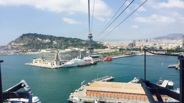 La “última ocurrencia” de Colau: prohibir los cruceros en Barcelona