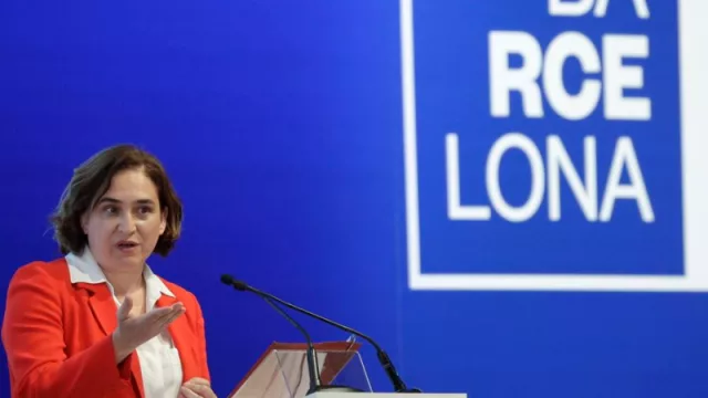 Más de 20 entidades le planta cara a Colau: “no” a la estigmatización del turismo en Barcelona