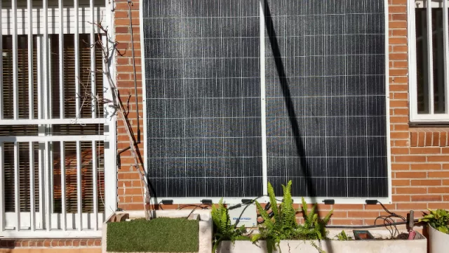 Instalación de los kits autoinstalables de balcones solares en pared