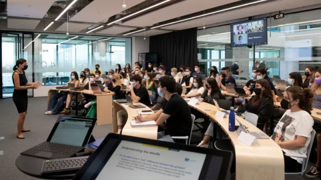 El IE Business School, tercer del mundo en el ranking MBA Online 2022 de 'Financial Times'