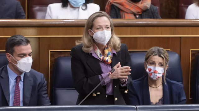 Yo te he avisado: Calviño abre el paraguas sobre futuras subas del IPC