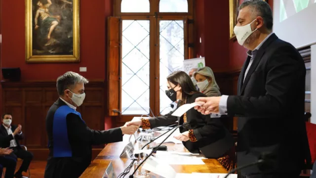 Entrega de diplomas en la Universidad de Barcelona