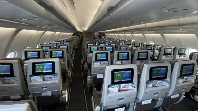 La aerolínea ofrece una experiencia a bordo personalizada