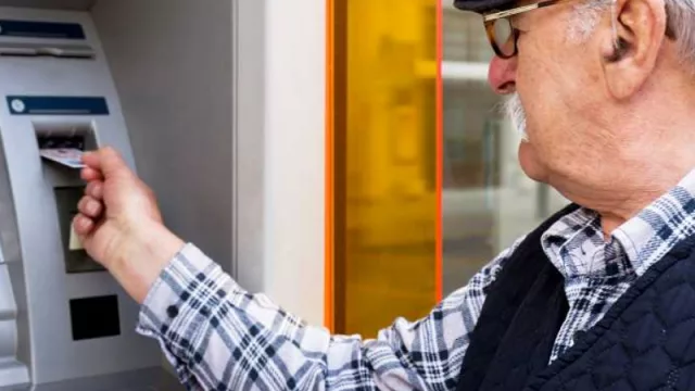 7 de cada 10 mayores están descontentos con la atención que reciben de su banco (qué quieren concretamente)