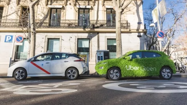 Madrid (con Díaz-Ayuso) le pone alfombra roja a Uber Green (de qué se trata el servicio)