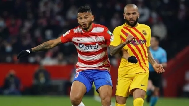 Platzi sale a la cancha en España como patrocinador del Granada Club de Fútbol (educación en tecnología “made in Colombia”)