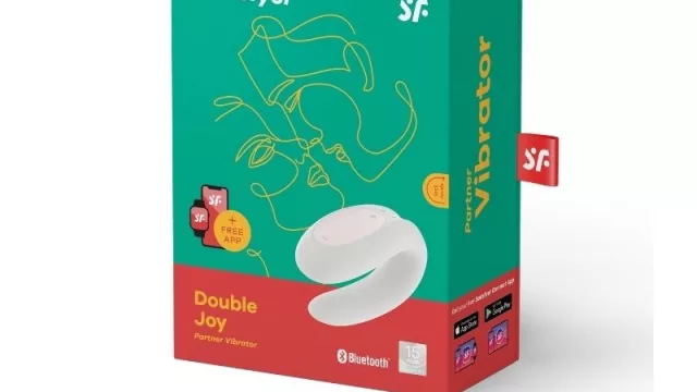 Al 73% de los hombres le gustaría que su pareja le regalase un juguete sexual (50% piensa en un trío)