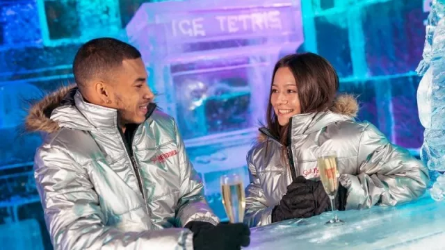 Un bar de hielo a metros de la playa: así es IceBarcelona, donde te tomas un trago a -10 C (y no, no pagan fortunas de luz) 