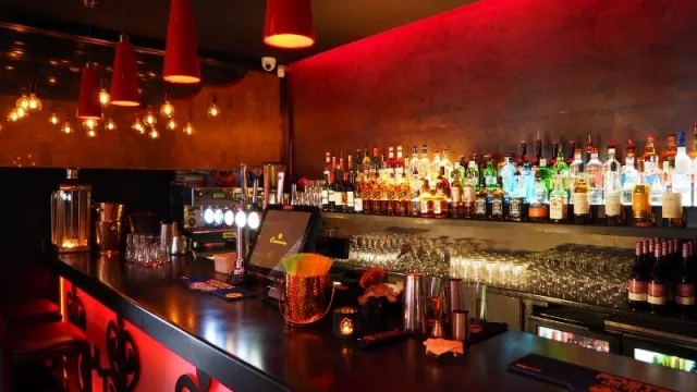 Bares de Asunción y Gran Asunción registran un flujo casi normal 