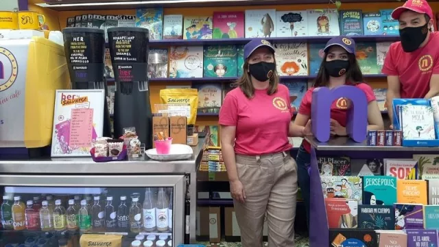 Ana, Aroa y Julián. Narradoras Quiosc: Carrer de Sant Antoni María Claret, 63.