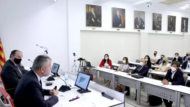 Fernando Salazar, José Vicente Morata y Vicente Mompó durante el coloquio con empresas exportadoras.