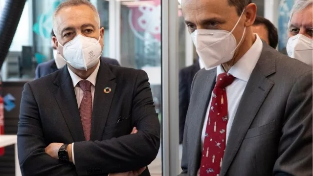 Pedro Duque visitó DFactory BCN en la Zona Franca (inaugura este verano y generará 1.500 trabajos directos)