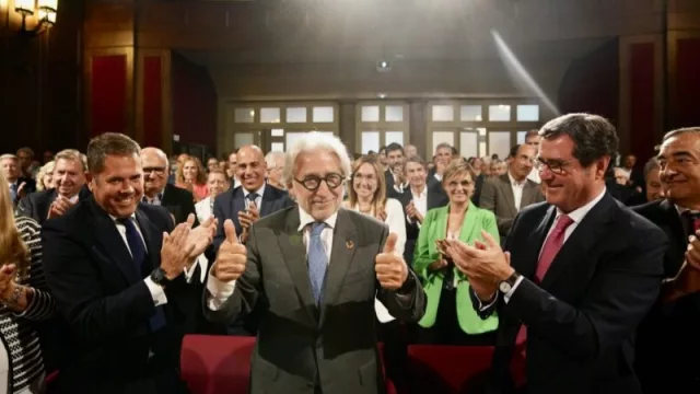 Foment pide que el esfuerzo lo hagan las administraciones públicas (y que no se piense en subir impuestos)