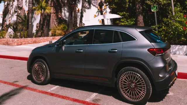 Ushuaïa Ibiza avanza en su flota de 24 Mercedes-Benz EQ 100% eléctricos (clientes mimados, cuidado ambiental en la la isla)