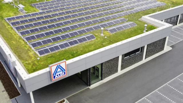 Aldi prevé cerrar el año con un 170 supermercados con placas solares (52 en 2020, 100 en 2021 y 170 en 2022)