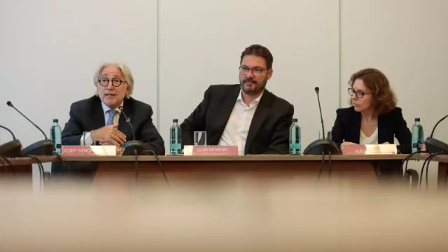 Josep Sánchez Llibre, Presidente de Foment; Lluis Moreno, presidente de la comisión y Alícia Casart.