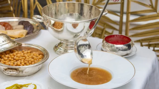 Un cocido 5 estrellas en el Palm Court del Mandarin Oriental (siguiendo la tradición que disfrutaba Alfonso XIII)