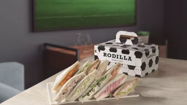 Pasó Alemania, viene Japón y Rodilla sigue apoyando "La Roja" con regalos y packaging personalizado