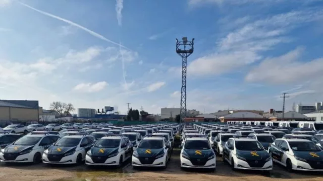 La Guardia Civil se electrifica: Nissan entrega 230 Leaf (cero emisiones y autonomìa de 270 kilómetros)