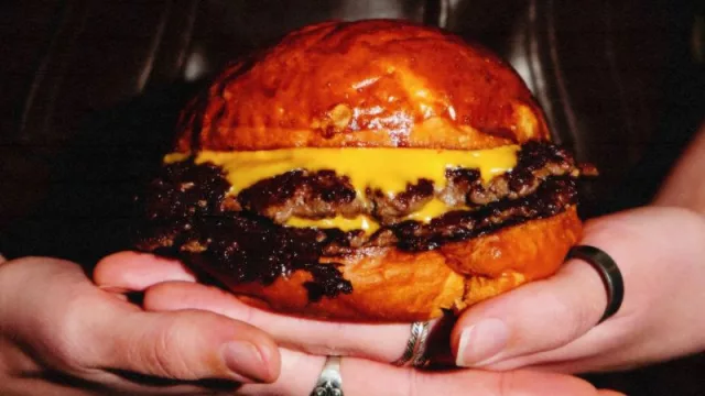 Junk Burger, la Mejor Hamburguesa de España 2022, llega a Barcelona, Valencia y Murcia