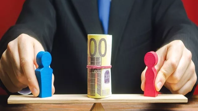 La brecha salarial se reduce, pero la mitad de los hombres trabajadores continúa negando que exista