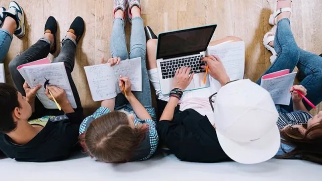 Más de 3.000 personas se dan cita en la Feria de Orientación anual de empleo y educación de EF Education First