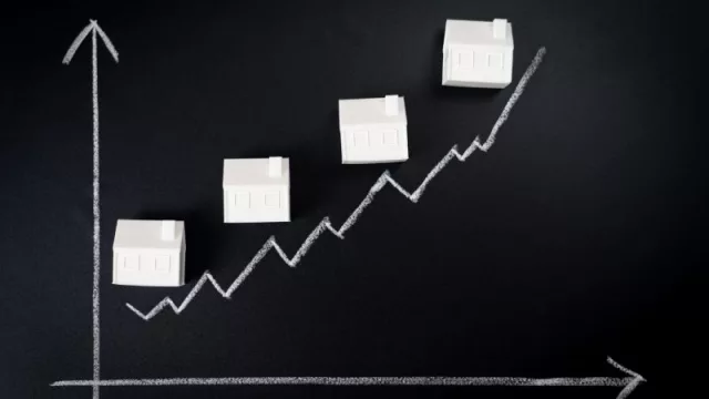 Suma y sigue: “El precio de la vivienda interanual sube un 5,7% en febrero (el incremento más alto desde 2019 en Cataluña)