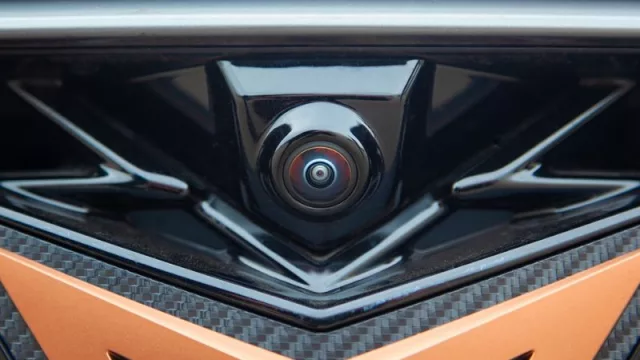 Ficosa aumenta su producción y fabricará más de 7 millones de cámaras para vehículos durante el año 2023