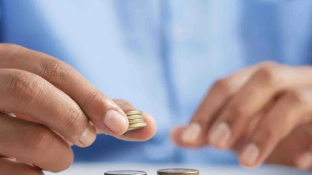 Salarios sumergidos en 2022 (100.000 “veinticincomilpesistas” más que en 2019)