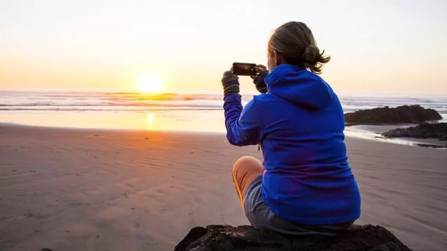 Movistar pone en marcha la Operación Verano 5G (la operadora reforzará su 5G en 500 municipios costeros y del interior de España)