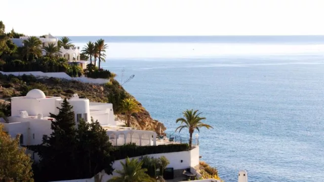 Las pernoctaciones en apartamentos, campings y casas rurales crecen un 13,8% hasta mayo (superando las de 2019)