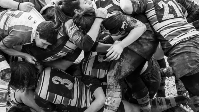 Cristina Núñez se alza como ganadora de la III edición del Premio f/DKV con su proyecto "Únicas" (que lo expondrá en el Centro de fotografía)