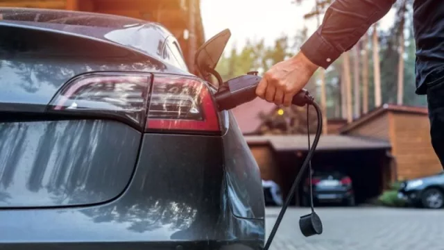 Paradores destinará 4,2 millones de euros para la instalación de 294 puntos de recarga de vehículos eléctricos en 88 hoteles