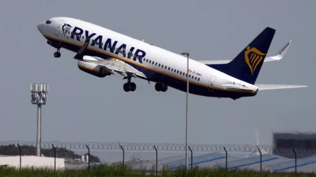 Ryanair alcanza cifra récord al transportar a más de 18 millones de pasajeros en un solo mes
