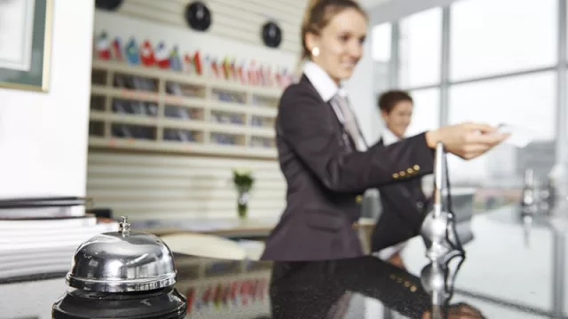 El Govern activa una línia de préstecs bonificats dotada amb 40 milions d'euros per modernitzar instal·lacions d'allotjaments turístics (Avui en Catala)