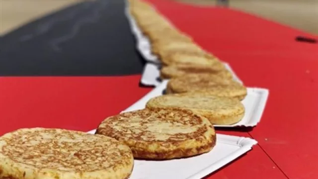 Preparar una tortilla de patatas es un 20,4% más caro este verano (y disfrutar del placer de comer marisco cuesta un 8% más)