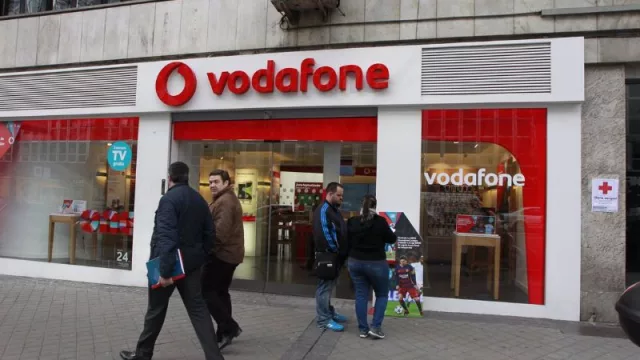 Vodafone ofrece descuentos de 5 euros al mes y dispositivos gratis (con su tarifa 'One Ilimitada Dúo')