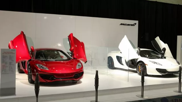 Miami también es pasión por los motores: el Salón Internacional del Automóvil está de vuelta (un viaje emocionante al futuro de los autos)