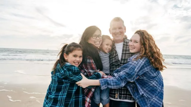 Reagrupación familiar en España: un abrazo legal a la unión de seres queridos