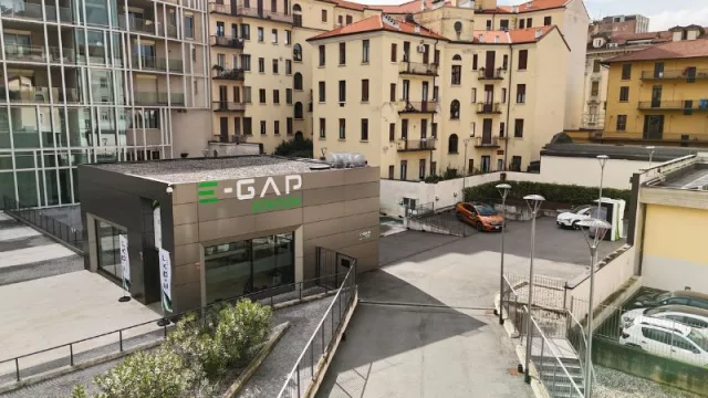 E-GAP lanza "E-GAP Station", la primera estación de carga eléctrica urbana (basada en tecnologías de almacenamiento de energía)