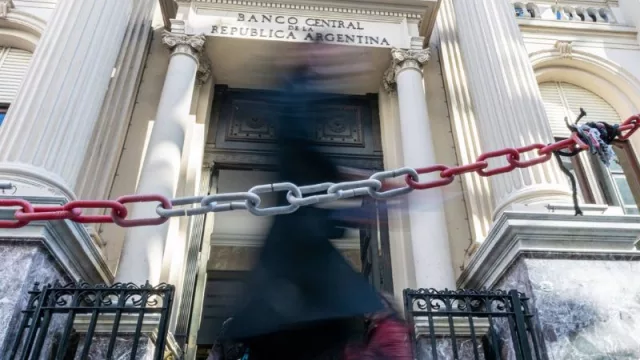 La Bolsa de Argentina sube más de un 5% tras el recorte del banco central de los tipos