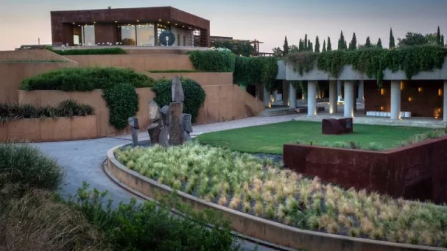 Familia Torres, elegida la marca de vino más admirada del mundo en 2024 (según el ranking de Drinks International)