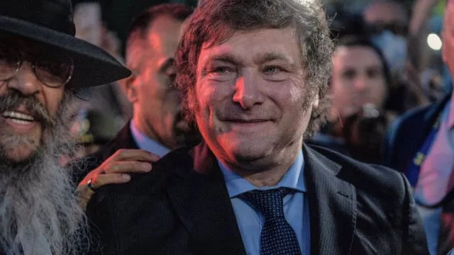 El Congreso de Argentina aprueba la ley ómnibus que permite la privatización de algunas empresas públicas