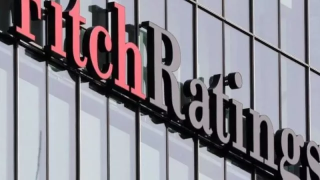 Según Fitch, la OPA hostil de BBVA sobre Sabadell aumenta los riesgos de ejecución y supone una "distracción"
