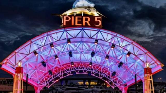 Pier 5 en Bayside Marketplace, unos de los 7 sitios clásicos para visitar en Miami