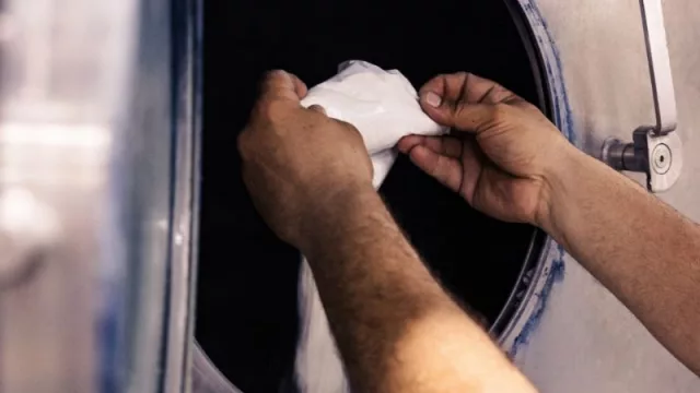 Ba&sh anuncia nuevas iniciativas para reducir su huella hídrica y promover prácticas sostenibles en la industria textil