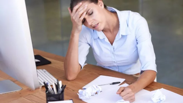 Los autónomos pierden 3.600 millones de euros cada año por seguir emitiendo facturas a mano (y no usar un software)